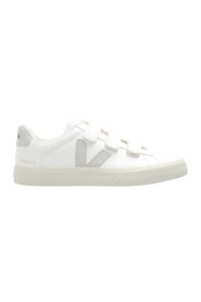 Sneakersy