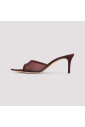 chaussons-rouges-en-daim-elegants-confortables-talon