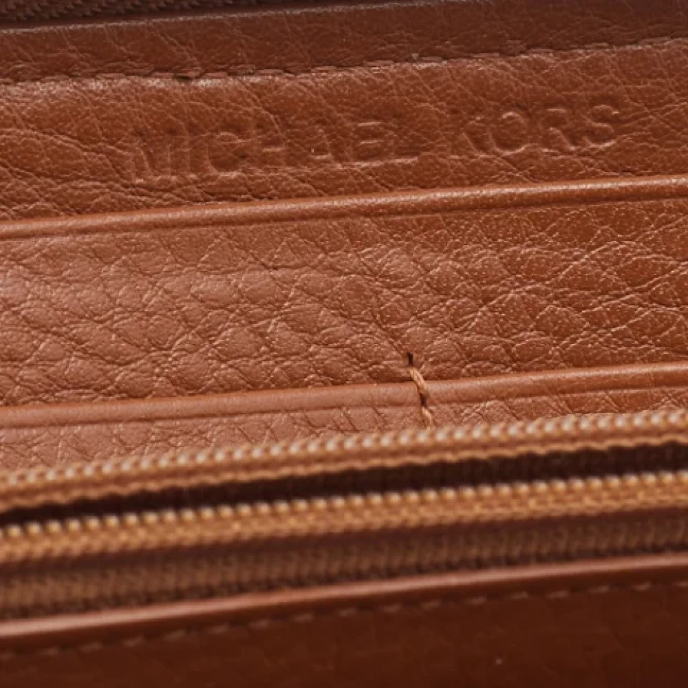 Michael Kors Pre-owned Leather wallets Beige Dames
