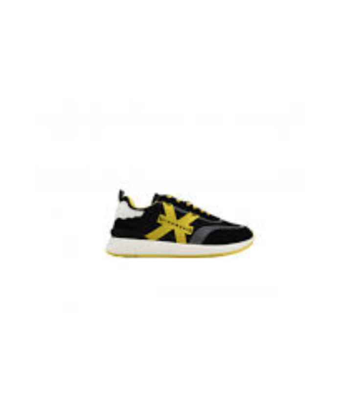 baskets-en-daim-jaune-inserts-reflechissants