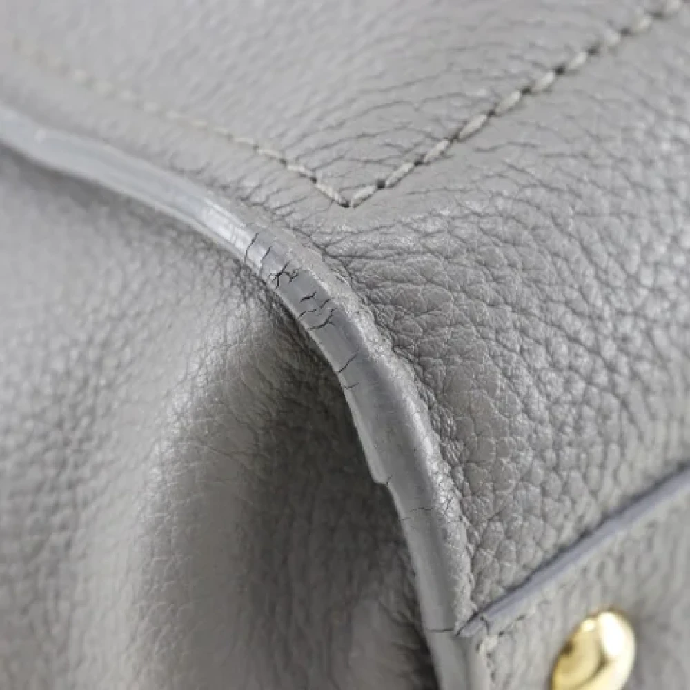 Salvatore Ferragamo Pre-owned Leather shoulder-bags Gray Dames