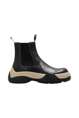chelsea-boots-with-logo