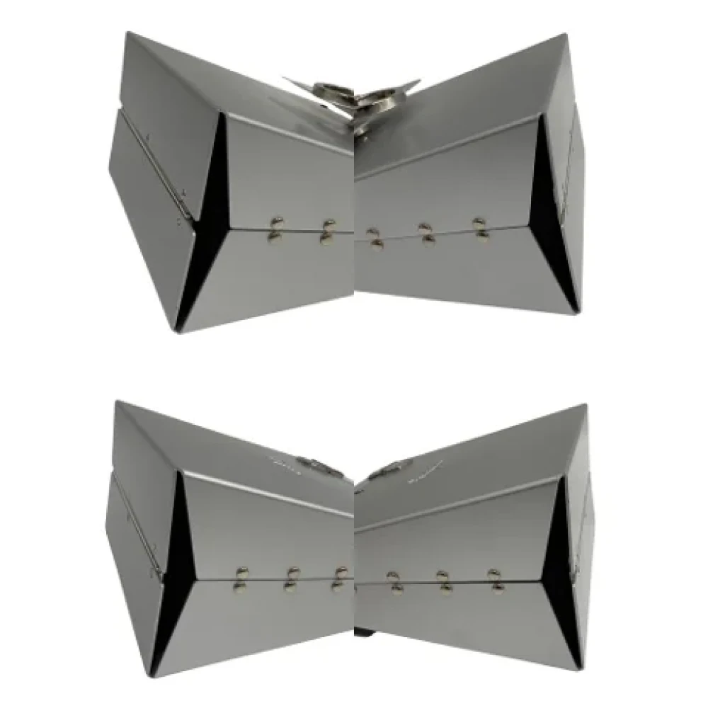 Salvatore Ferragamo Pre-owned Metal handbags Gray Dames