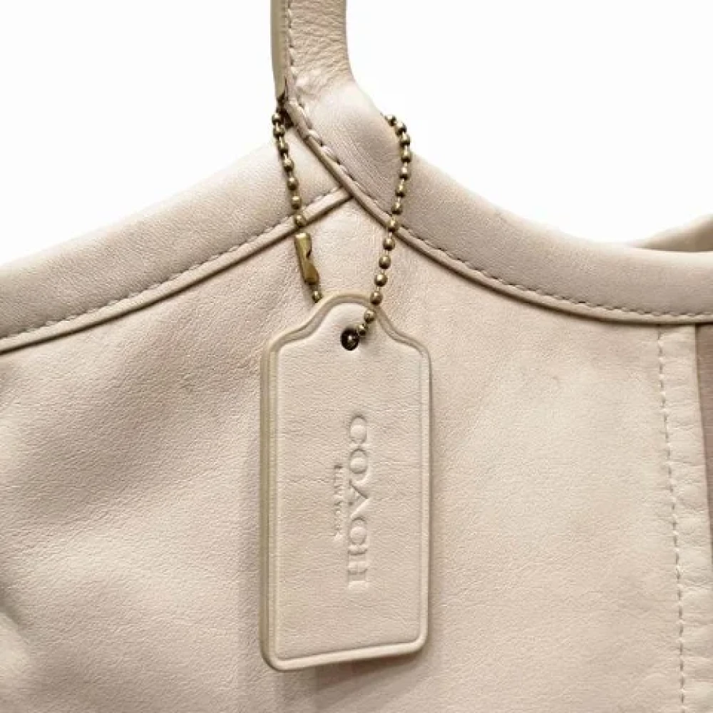 Coach Pre-owned Leather handbags Beige Dames