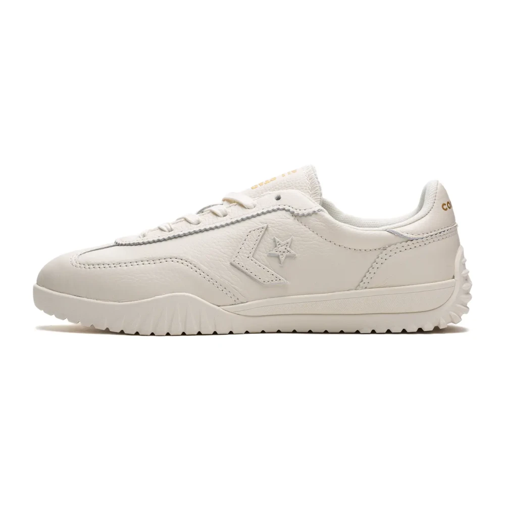 Converse Witte Retro Stijl Trainer met Gouden Accenten Dames Schoenen