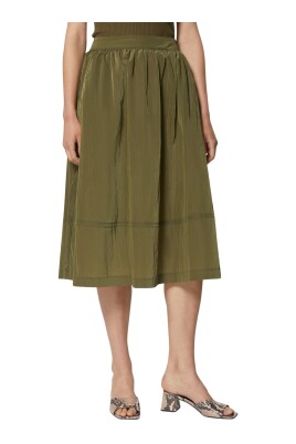 lange-rok-met-contrasterende-riem