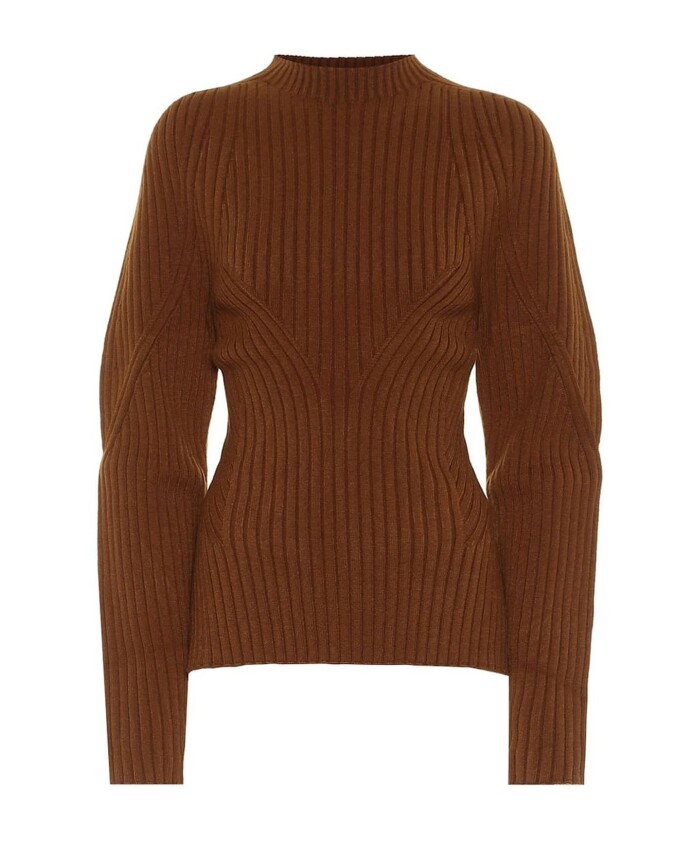 haut-en-tricot-a-decoupe-dans-le-dos