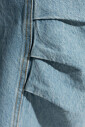 jeans-avec-surpiqures-sur-les-jambes