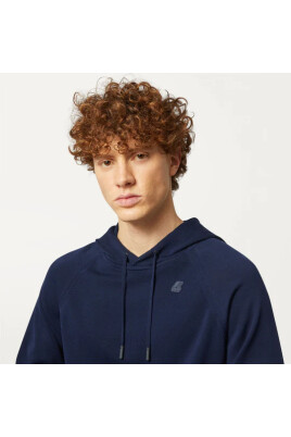 sweat-a-capuche-elegant-en-tricot