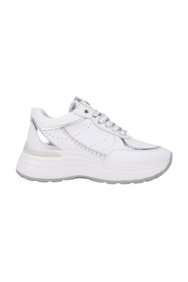 sneakers-chunky-en-cuir-blanc-avec-details-metalliques