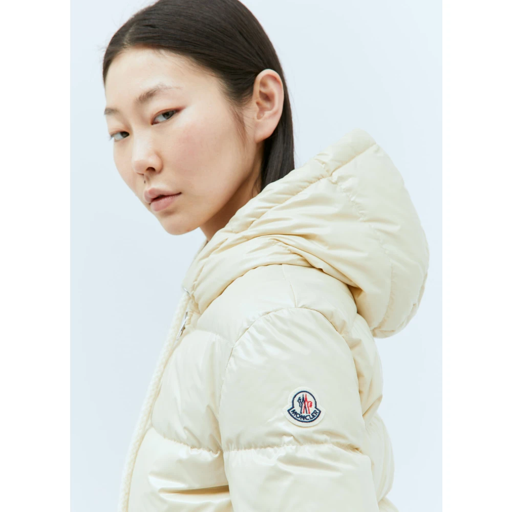 Moncler Gewatteerde Nylon Donsjas met Capuchon Beige Dames