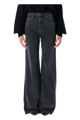 jean-noir-taille-haute-et-jambes-larges