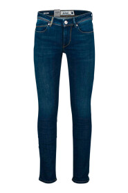Slim-fit jeans
