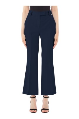 elegant-blend-of-polyester-and-elastane