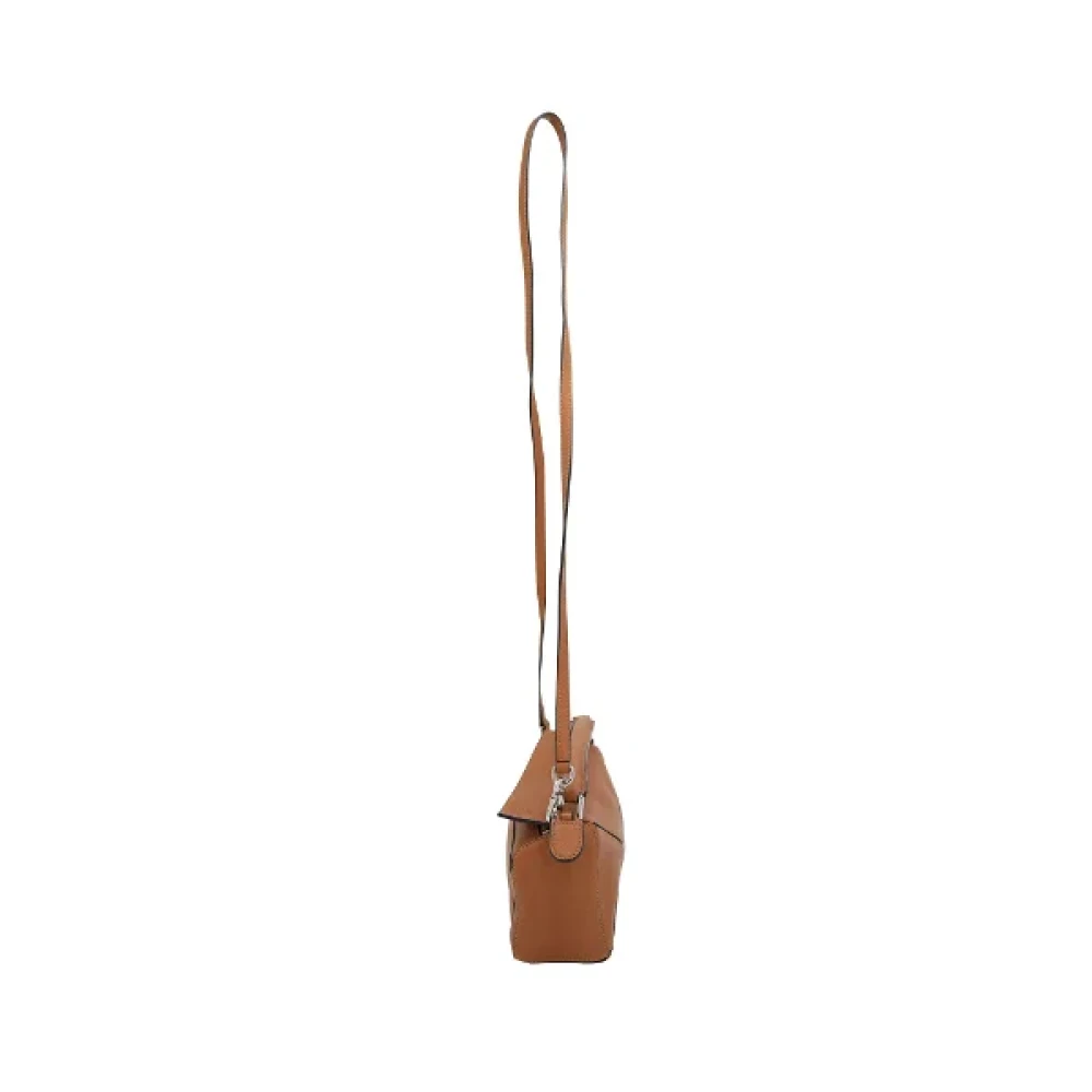Loewe Pre-owned Leather handbags Brown Dames