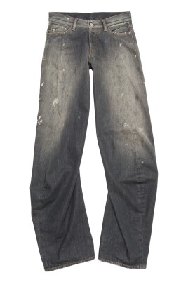 vintage-loose-fit-jeans