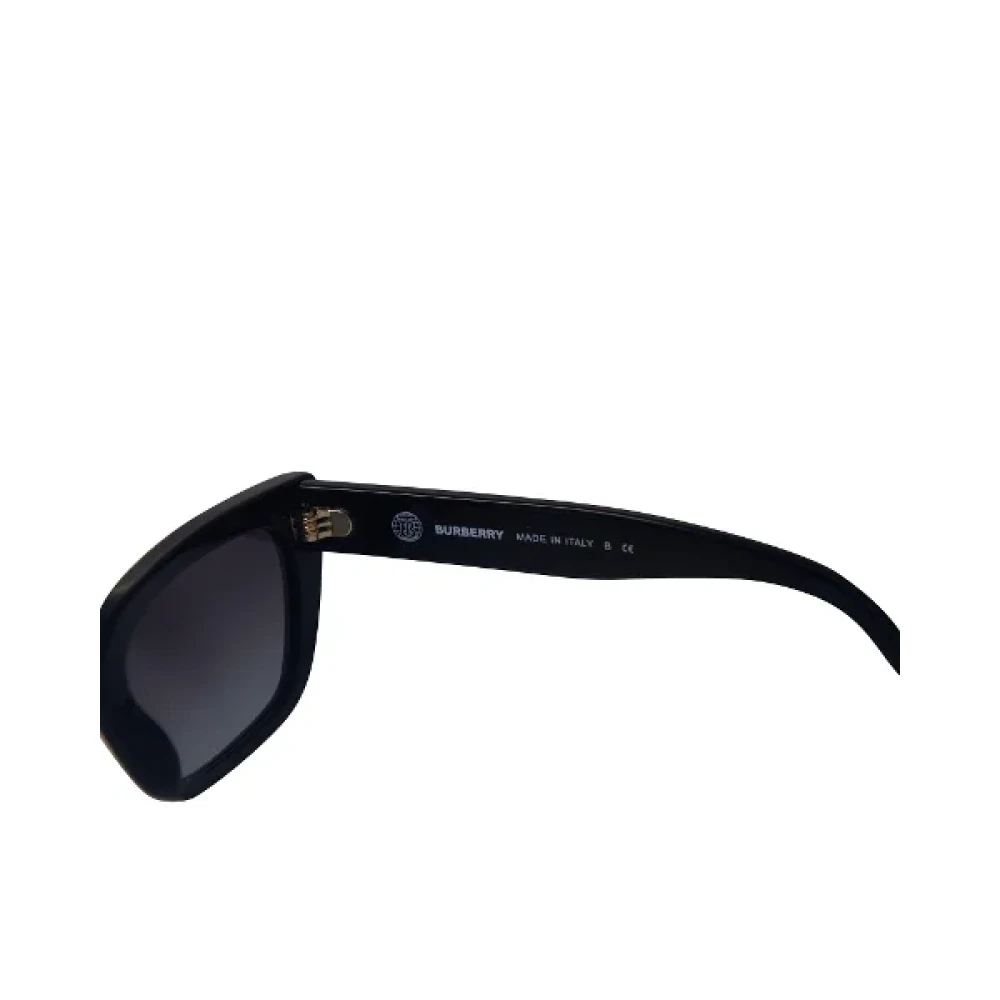 Burberry Vintage Pre-owned Plastic sunglasses Black Dames