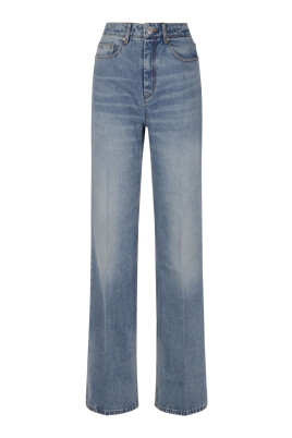 flare-fit-jeans-must-buy