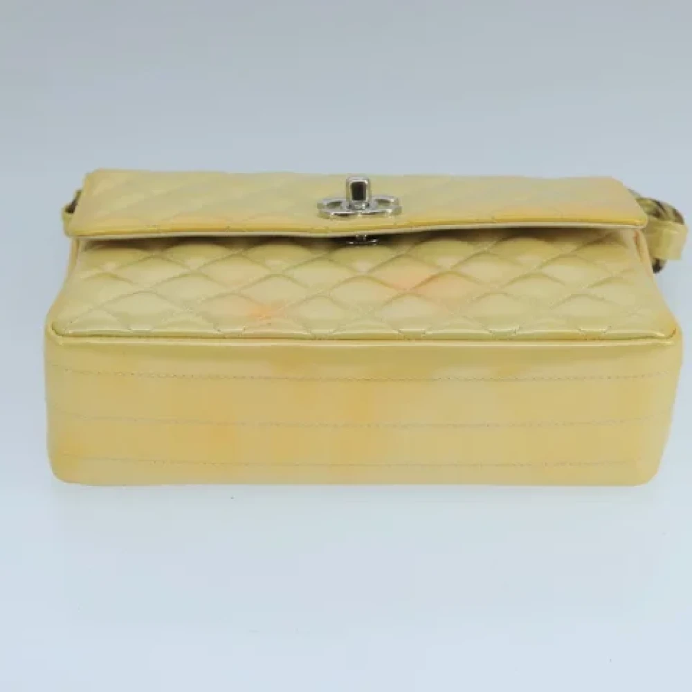 Chanel Vintage Pre-owned Leather handbags Yellow Dames