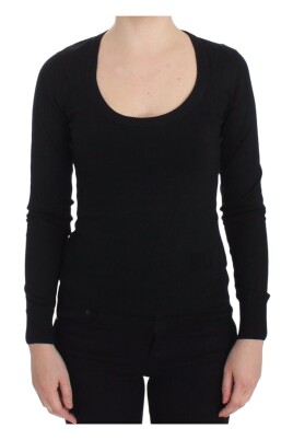 pull-en-cachemire-noir-col-rond