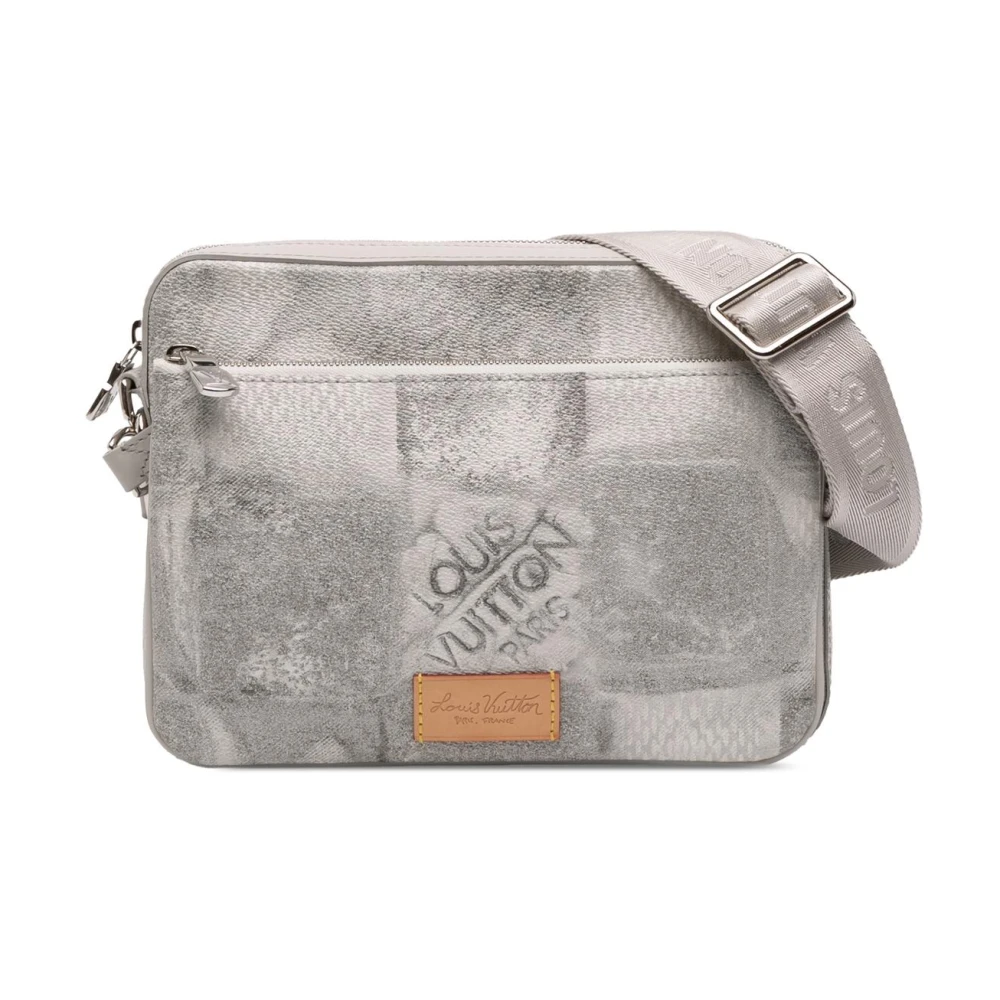 Louis Vuitton Vintage Women's Gray Pre-Owned Vintage Monogram Shoulder Bag