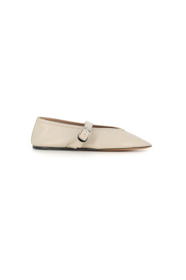 beige-leather-ballerina-shoes