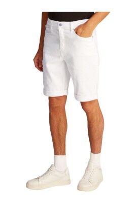 white-zip-button-shorts-with-pockets