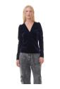haut-en-velours-bleu-avec-col-en-v