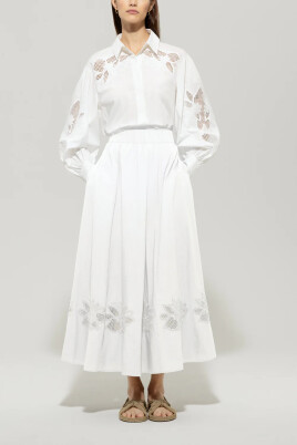 vit-bomullkjol-med-elegant-brodyr