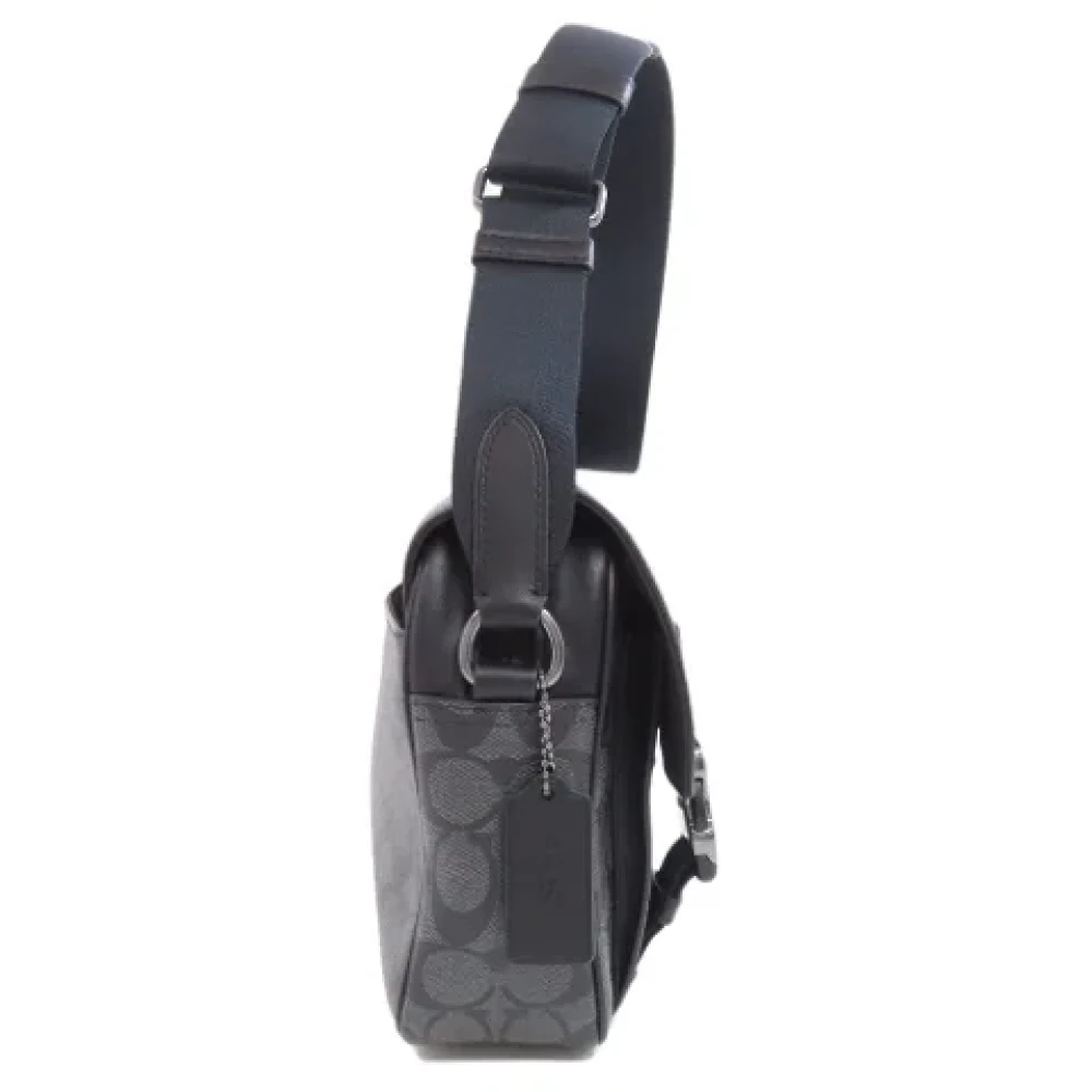 Coach Pre-owned Plastic shoulder-bags Black Dames