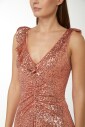 robe-longue-evasee-a-sequins-et-col-v