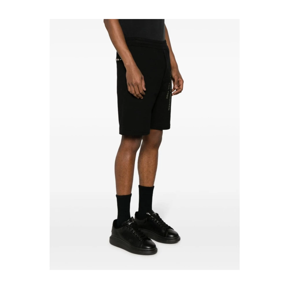 alexander mcqueen Zwarte Shorts met Logo Print Black Heren