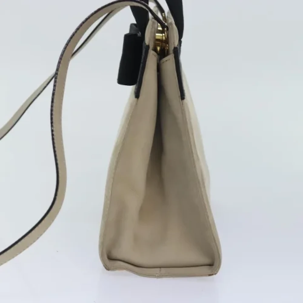 Salvatore Ferragamo Pre-owned Suede handbags Gray Dames