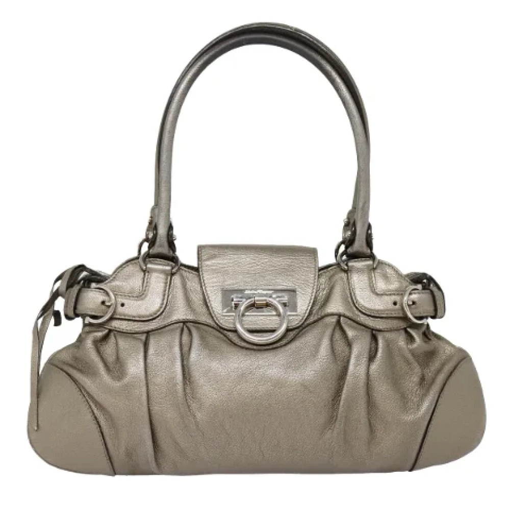 Salvatore Ferragamo Pre-owned Leather handbags Gray Dames
