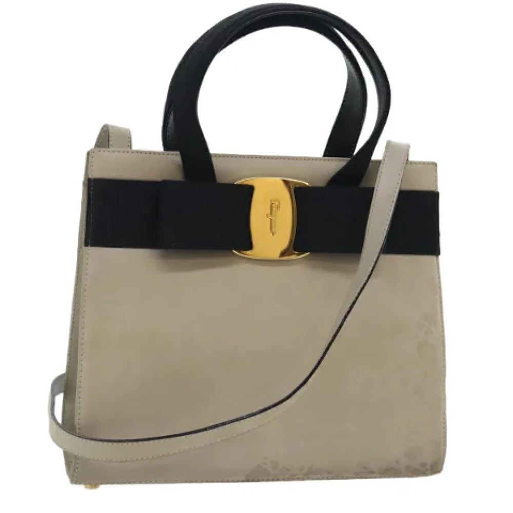 Salvatore Ferragamo Pre-owned Suede handbags Gray Dames