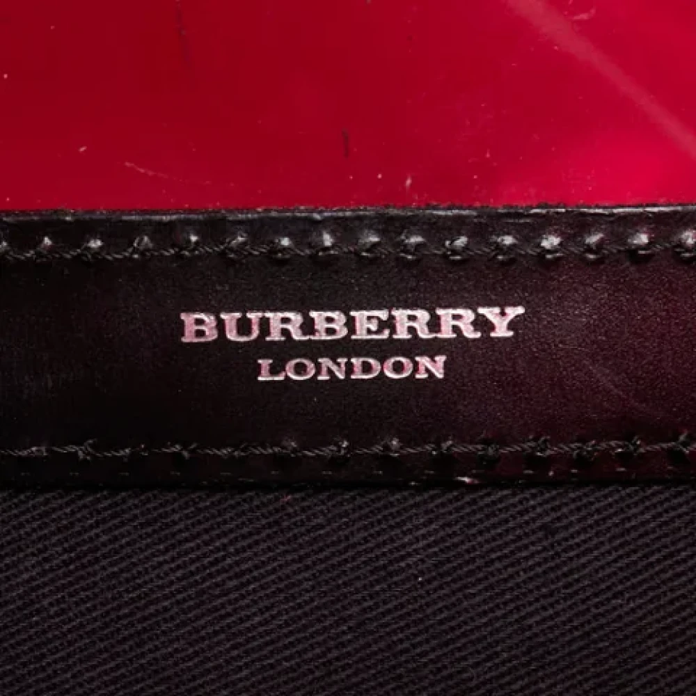 Burberry Vintage Pre-owned Fabric shoulder-bags Red Dames