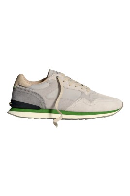 sneaker-retro-en-combinaison-coloree