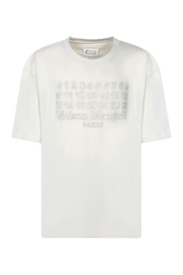 white-crew-neck-t-shirt-with-numeric-print