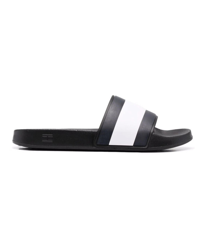 claques-de-piscine-rubber-flag