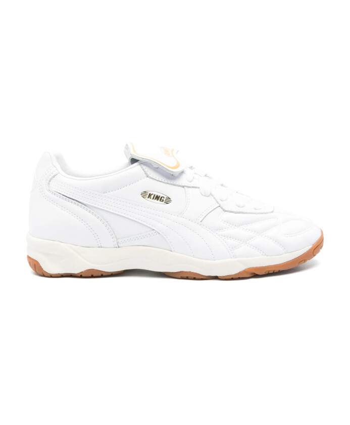 witte-veterschoenen-met-merkdetails