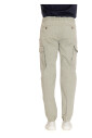 groene-broek-met-knoopdetails