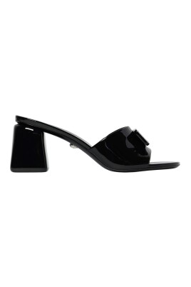 sandales-a-talon-noir-avec-boucle