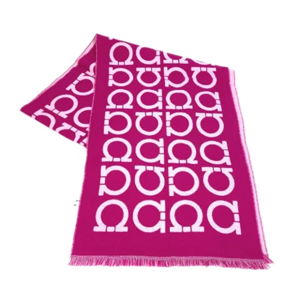 Salvatore Ferragamo Pre-owned Wool scarves Pink Dames