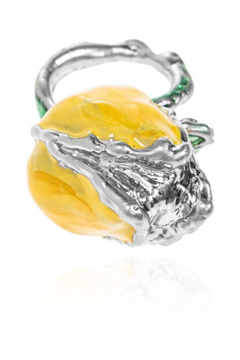 ring-with-floral-motif