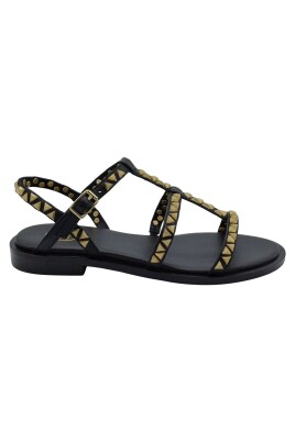 sandalette-romaine-en-cuir-cloute