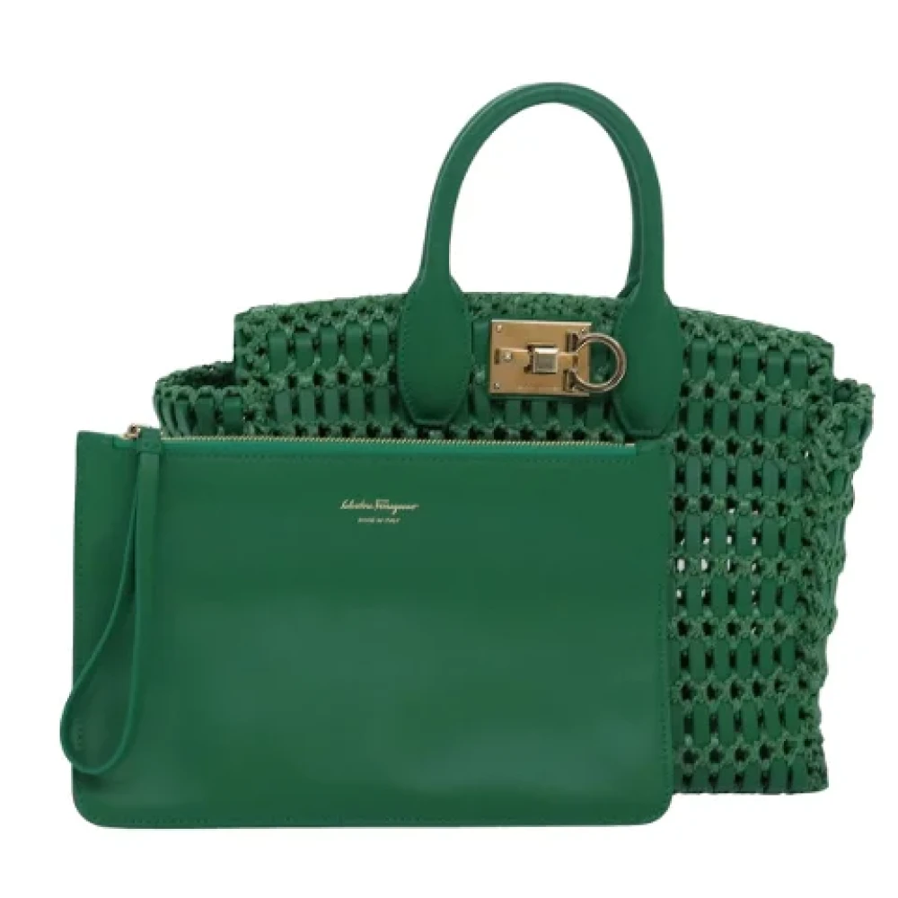 Salvatore Ferragamo Pre-owned Leather handbags Green Dames