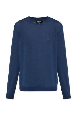 sweater-with-a-round-neckline