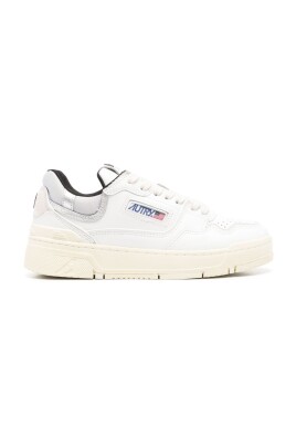 chaussures-classiques-blanches-femme