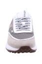 stilfuld-sneaker-med-noppi-design