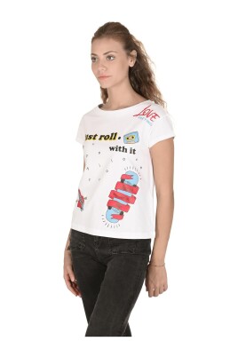 white-short-sleeve-graphic-tee